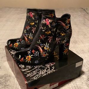 Liliana Embroidered Black Boot size 11